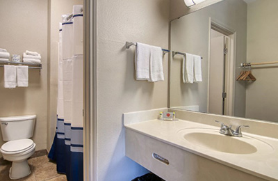 Ensuite bathroom at Alister Square Inn