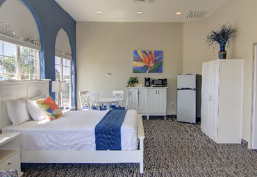 Deluxe Suite with 2 Queen Beds at Alister Square Inn